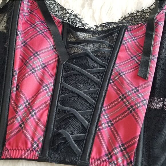 MEDIUM Victoria's Secret Red Bra Set - Picture 9 of 16